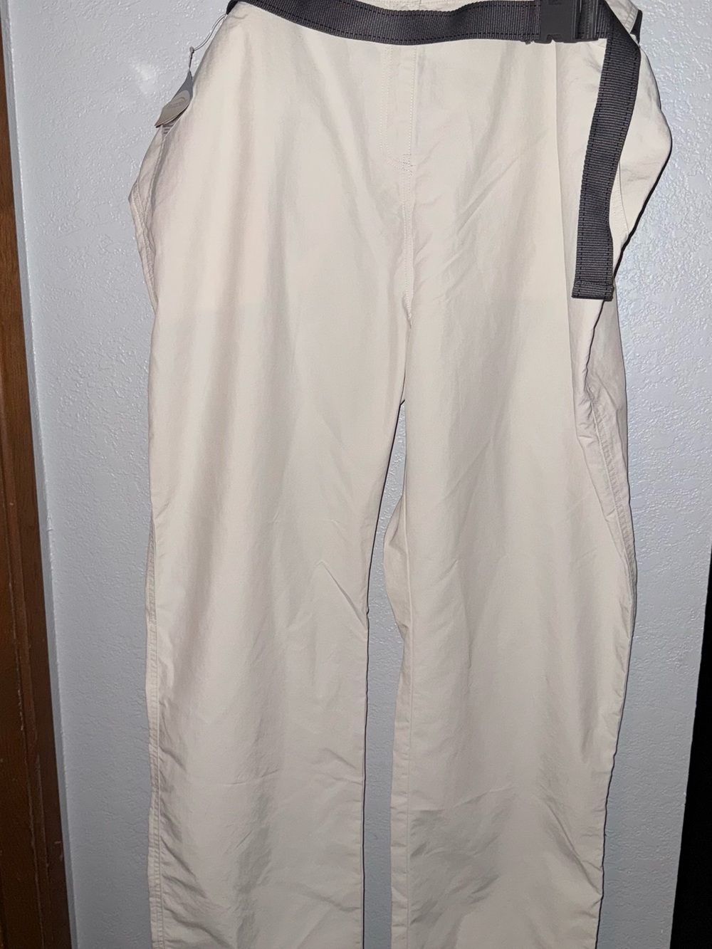 TravelSmith Men’s 3XL Beige Supplex Nylon Travel Pants Belted Pockets